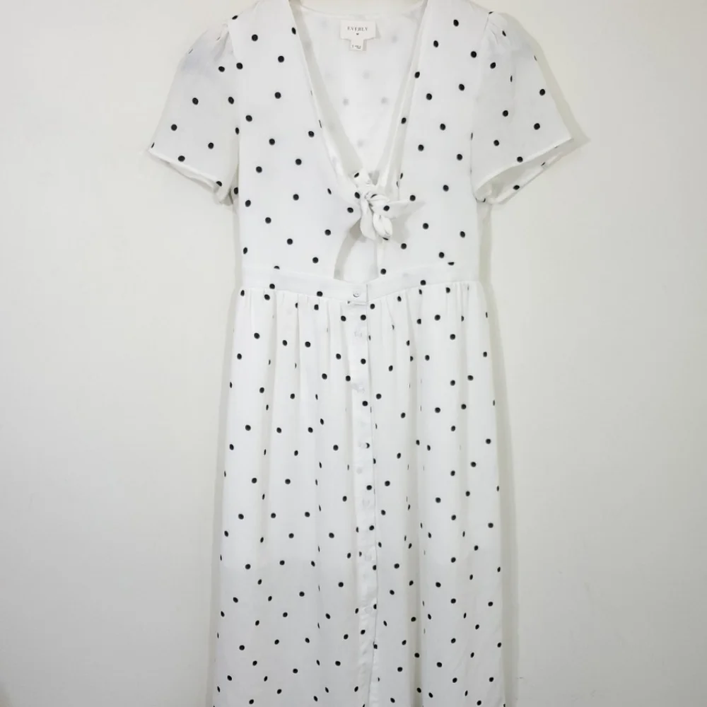 Everly Polka Dot Midrift Midi dress with tie front Size small EUC Cottage - Picture 10 of 10